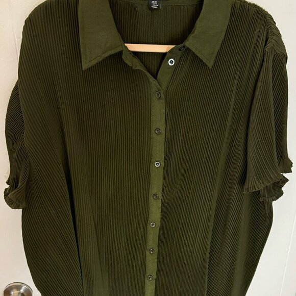 Pretty Little Thing Olive Chiffon Plisse Oversized Set *Excellent Condition* - Picture 6 of 8